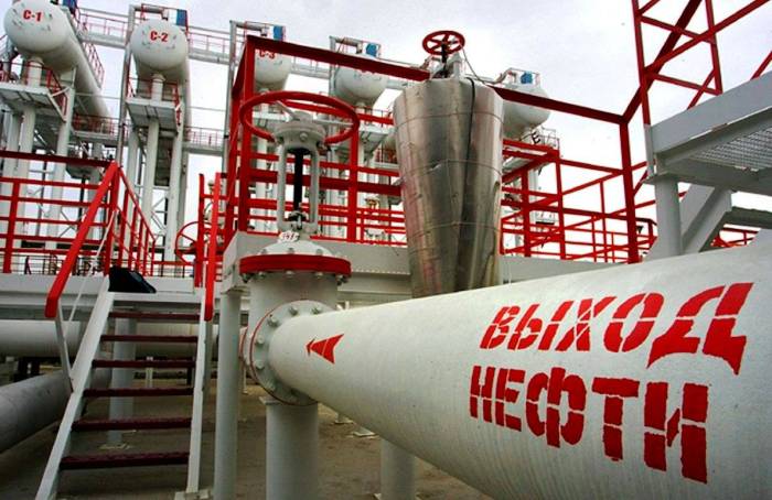 С 1 февраля Россия вводит запрет на экспорт нефти по потолку цен Евросоюза