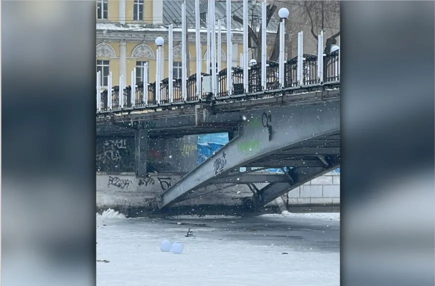 Полиция задержала астраханца, разбившего новые фонари на Мосту влюбленных